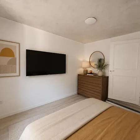 La Maison Rivage - 4 Chambres, 8 Personnes Appartement